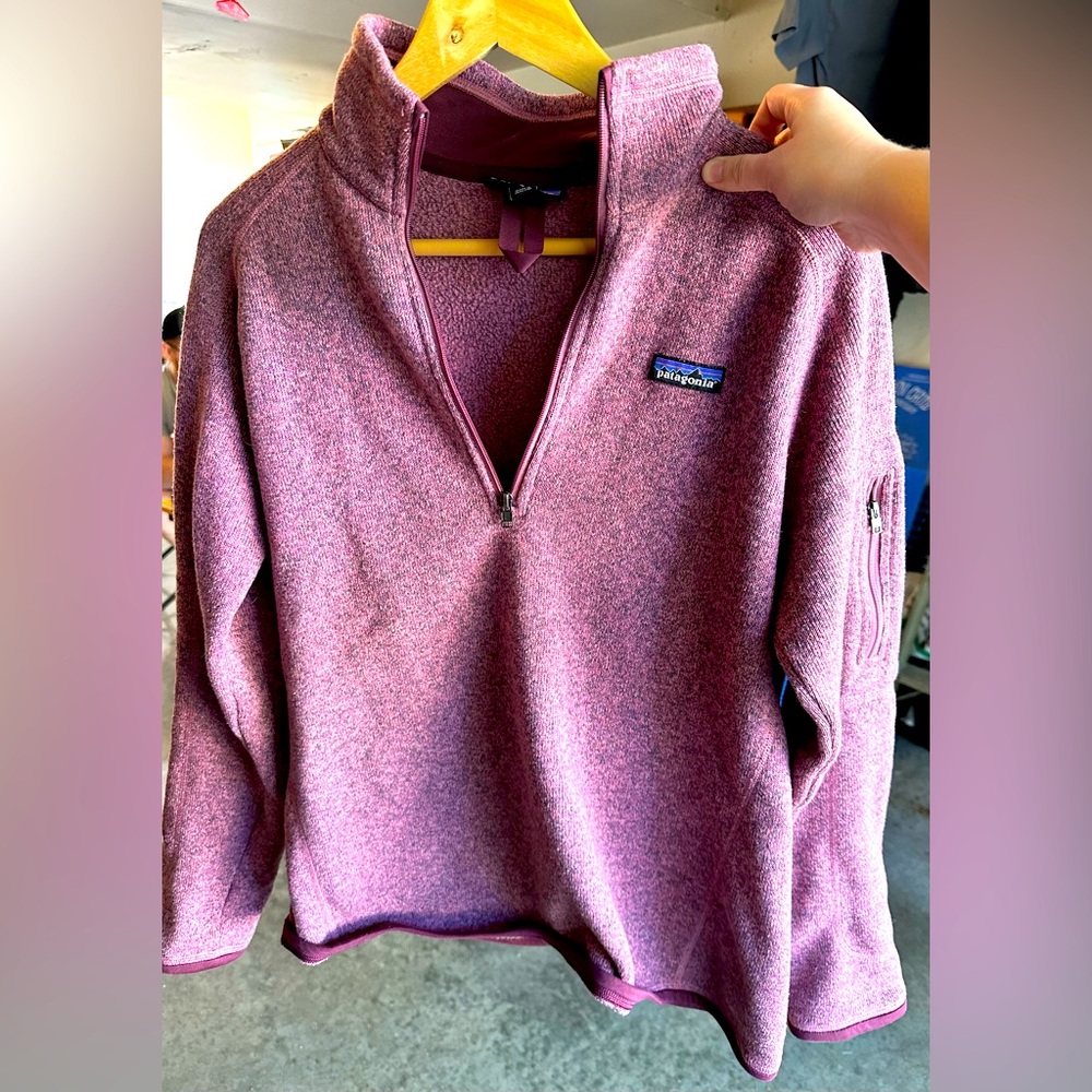 Patagonia fleece half size. Size large. Like new.